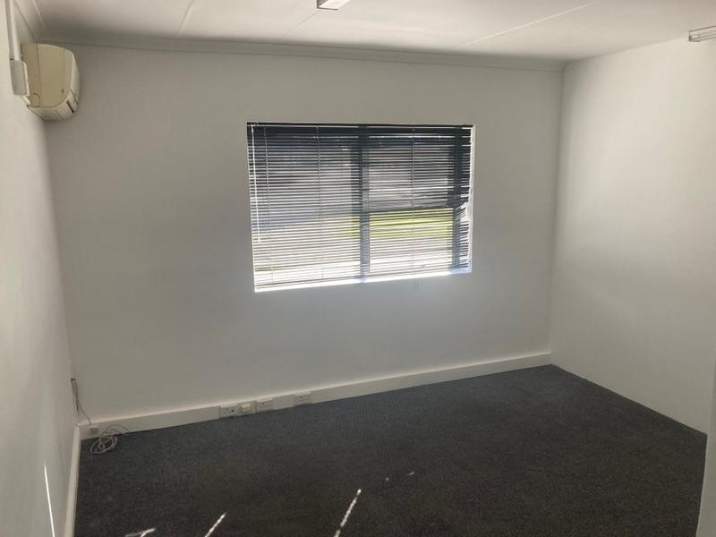 To Let Commercial Property for Rent in Newton Park Eastern Cape